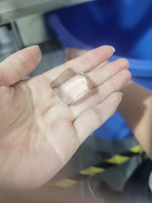 হ্যালো ভেন্ডিং মেশিন সরবরাহকারী স্ক্রিন 24 ঘন্টা আইস ভেন্ডিং মেশিন স্বয়ংক্রিয় প্যাকিং আইস ATM আইস ভেন্ডিং মেশিনের জন্য