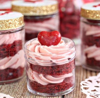 24 ঘন্টা স্ব-পরিষেবা স্বয়ংক্রিয় উত্তোলন সিস্টেম কেক ভেন্ডিং মেশিন সব ইস্পাত দরজা ফ্রেম এবং defogging গ্লাস সঙ্গে